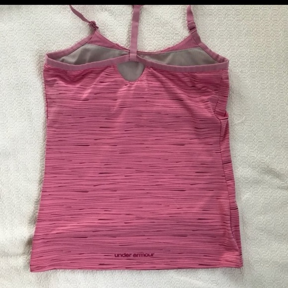 Under Armour Heat Gear Tank w Built In Sport Bra - Picture 2 of 5